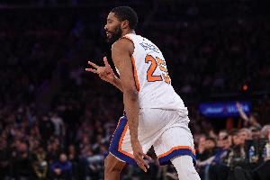 手感不错！大桥半场15中9拿下19分1板3助1断 次节15分