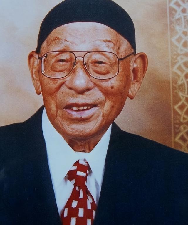 leyu官网-张学良到了晚年才吐露心声：我这辈子从来不信迷信，然而在老虎厅除掉杨宇霆之后，我却不得不改变想法