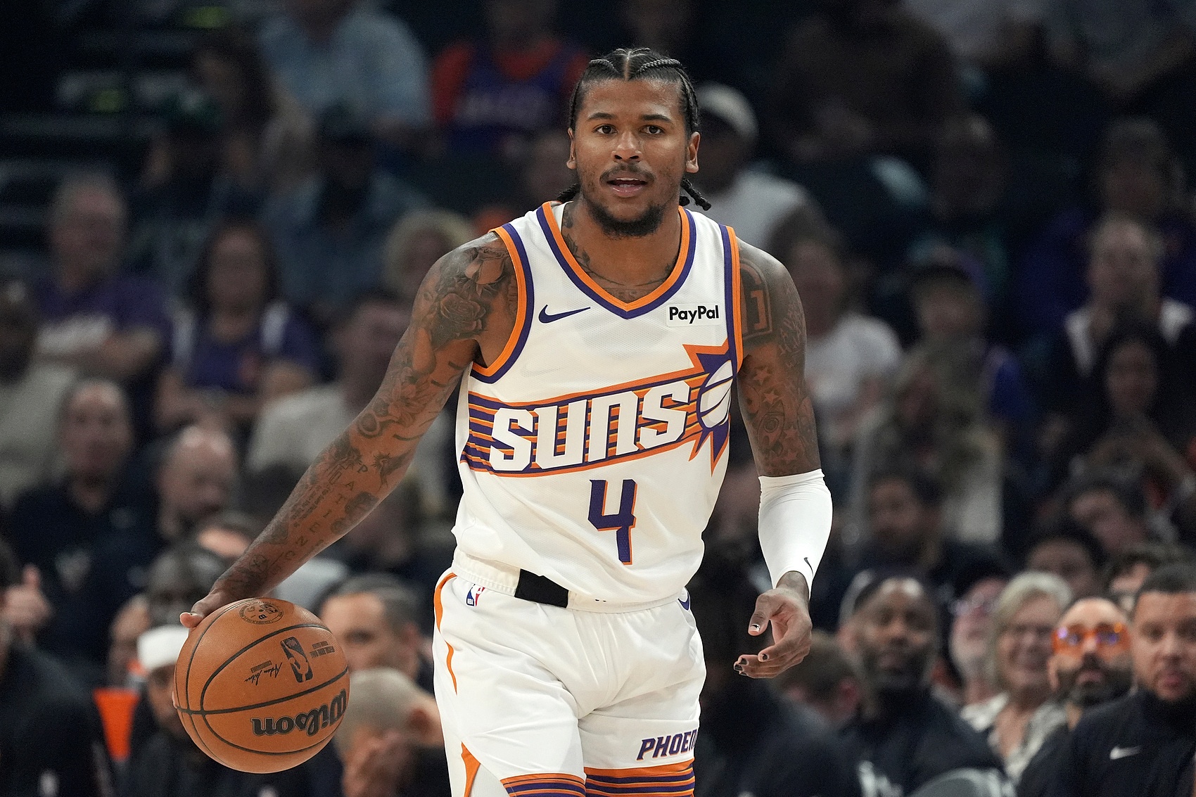 乐鱼体育-杰伦·格林代表太阳出战的比赛3胜0负 场均16.5分钟贡献14.3分